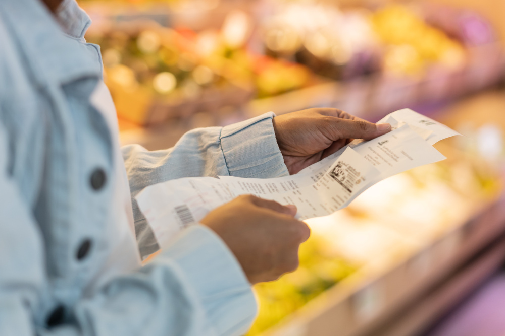 How Accounting Methods Influence Financial Reporting in Retail