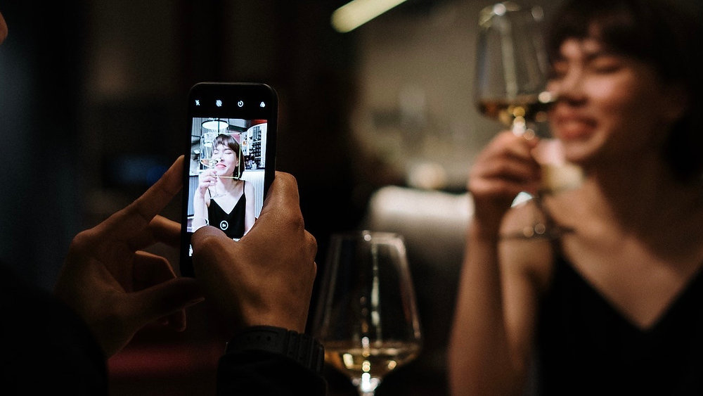 Top Strategies to Market Photography Gear Through Mobile Apps