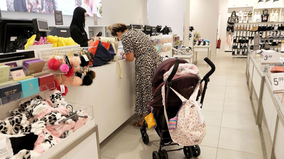 How Return Policies Affect Fashion Purchase Intentions