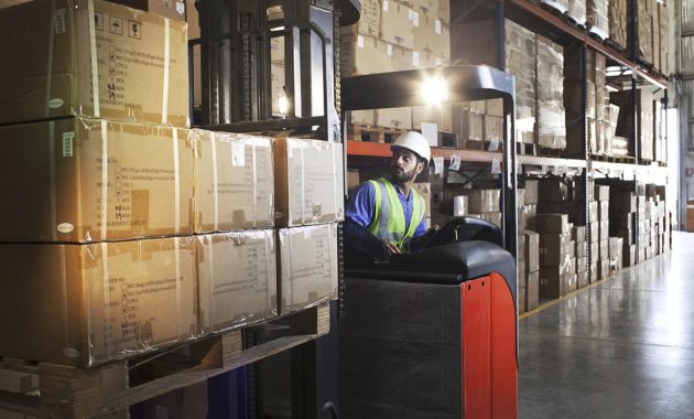 Supply Chain Management for Ceremony Product Retailers During Peak Seasons