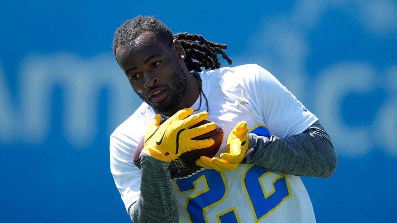 Najee Harris may have role reduced after fireworks accident | Yardbarker Najee Harris may have role reduced after fireworks accident | Yardbarker
