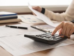 How Accounting Methods Influence Marketing Budget Allocation and ROI