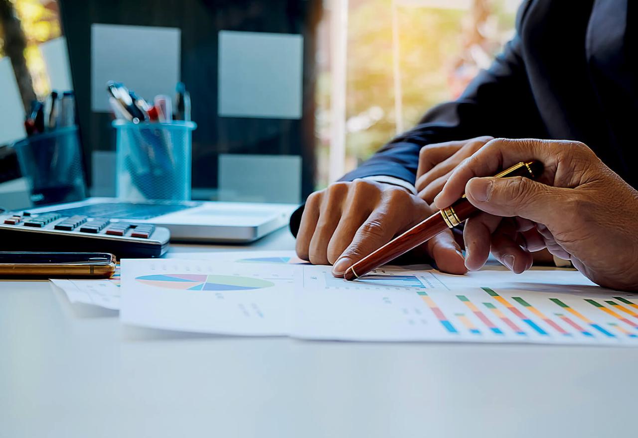 How Accounting Methods Influence Marketing Budget Allocation and ROI