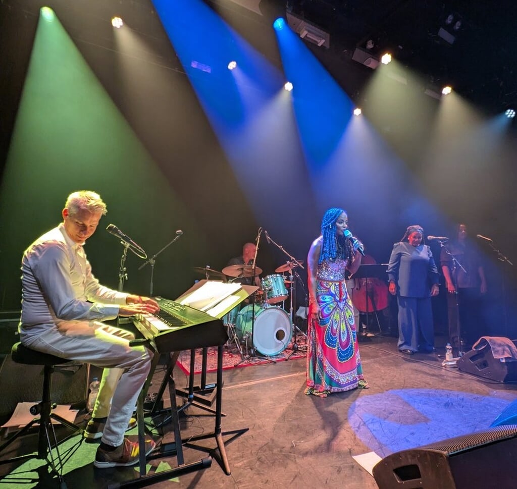 Izaline Calister 25 jaar bruggenbouwer over culturele en ... Izaline Calister 25 jaar bruggenbouwer over culturele en ...