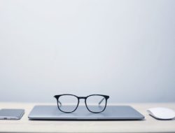 How Transparency and Trust Influence Consumer Decisions in Crypto Adoption How Transparency and Trust Influence Consumer Decisions in Crypto Adoption